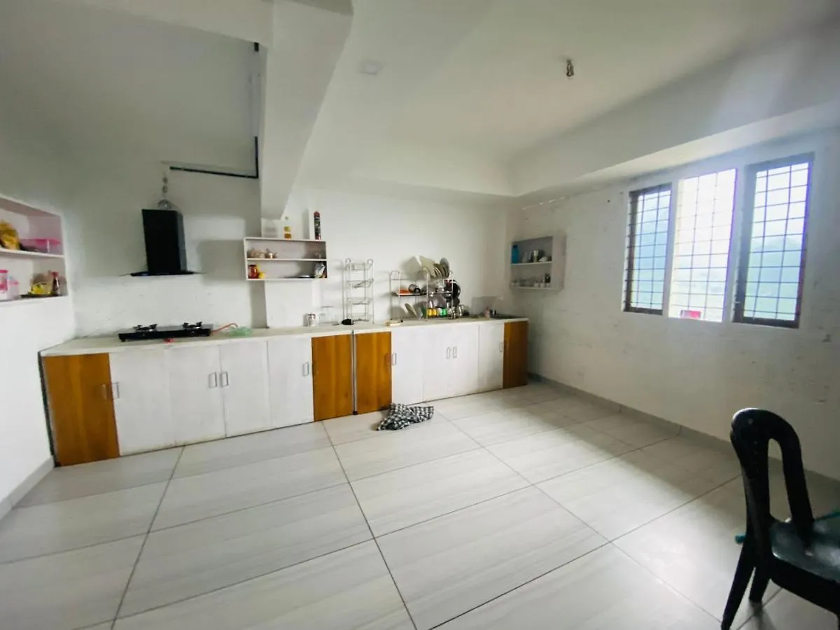 Five Bedroom Villa 무나르
